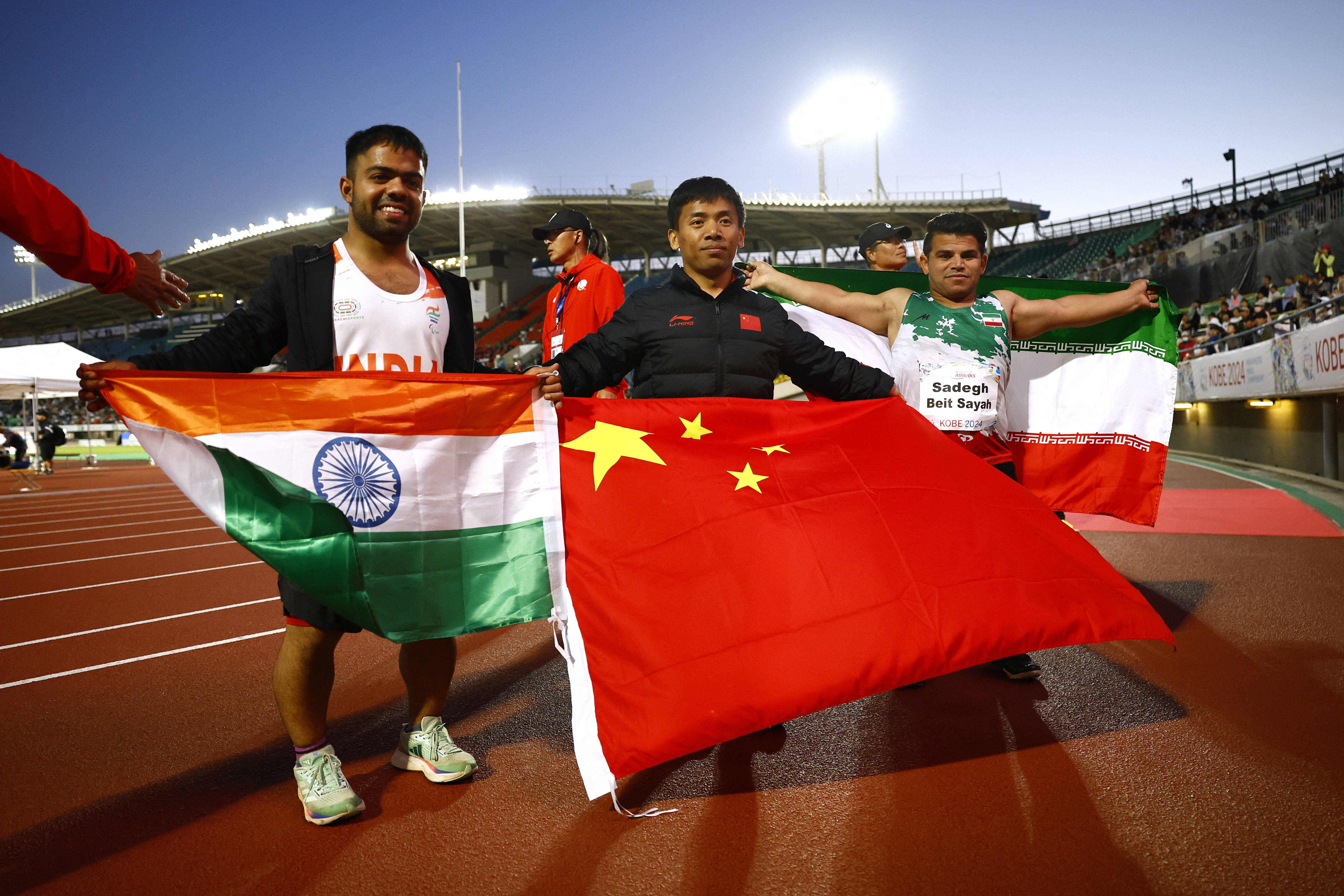 包含足总杯今晨再迎强敌；巴黎圣日耳曼远射贴柱；主帅态度：底气十足；赛季目标并未改变的词条