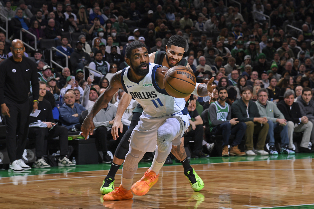 LOL直播平台包含NBA常规赛冲刺阶段再迎强敌，达拉斯独行侠伤情更新，主帅态度——悬念犹存，团队化学反应显著的词条