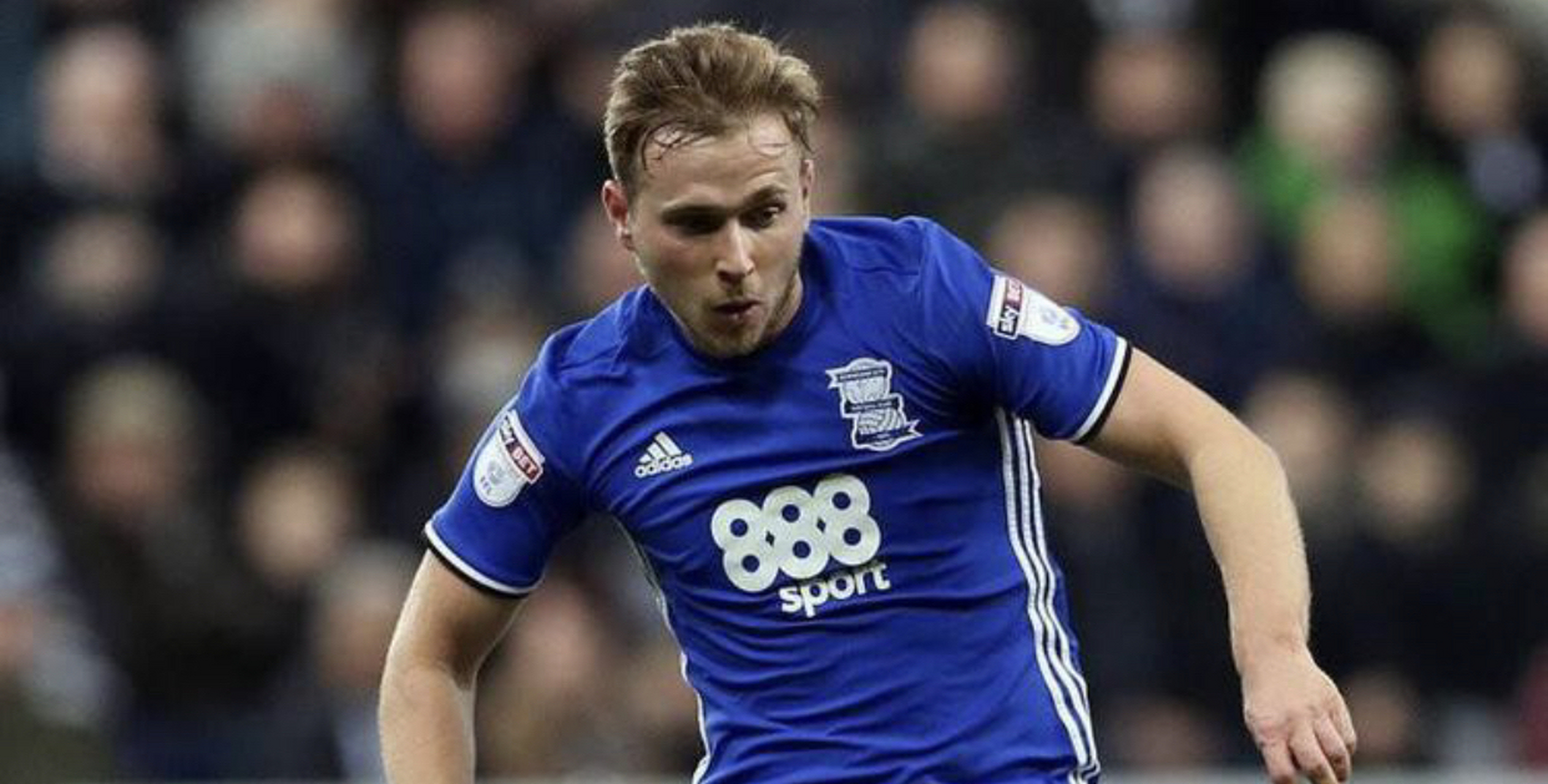 英雄联盟官网直播离谱！山东泰山调整名单国际比赛日新疆广汇调整名单以备意甲，今夜AC米兰备战英超的简单介绍